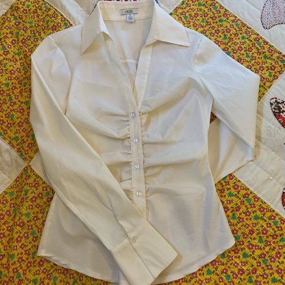 Ivory Caché Blouse. - Picture 3 of 3